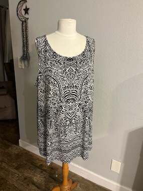 Susan Graver 3X Black and White Paisley Liquid Knit Sleeveless Tunic Tank Top